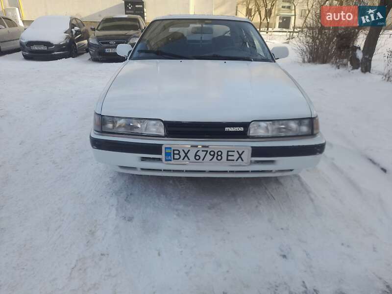 Седан Mazda 626 1987 в Хмельницькому