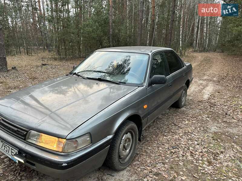 Седан Mazda 626 1988 в Малині