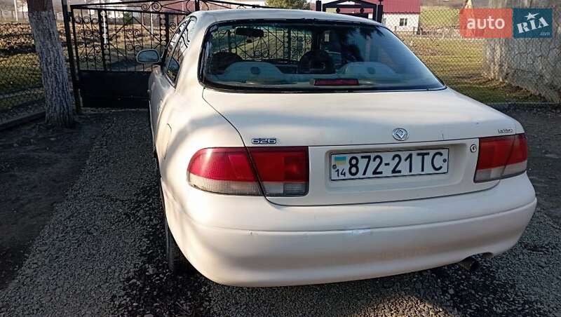 Седан Mazda 626 1994 в Самборе