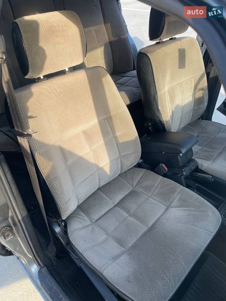 Седан Mazda 626 1985 в Киеве