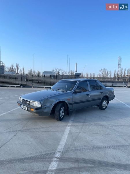 Седан Mazda 626 1985 в Киеве
