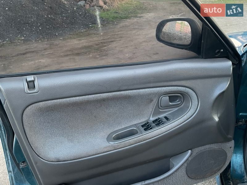 Седан Mazda 626 1992 в Киеве