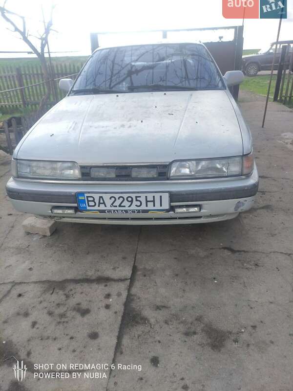Хэтчбек Mazda 626 1989 в Вознесенске
