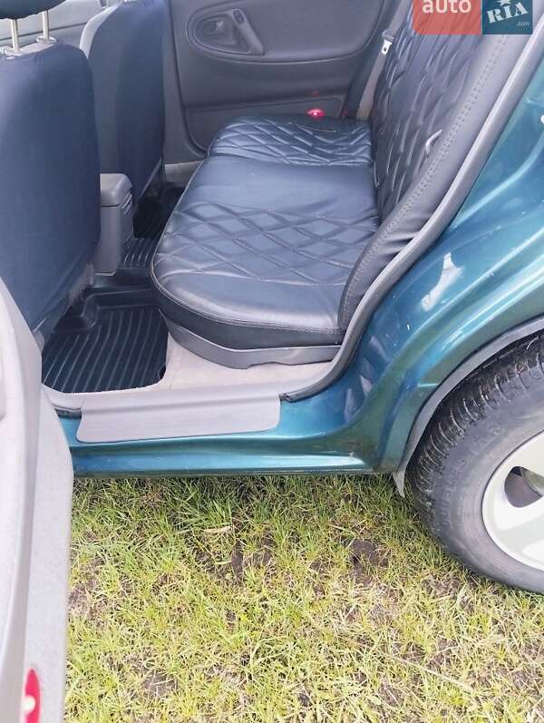 Хетчбек Mazda 626 1995 в Кам'янському