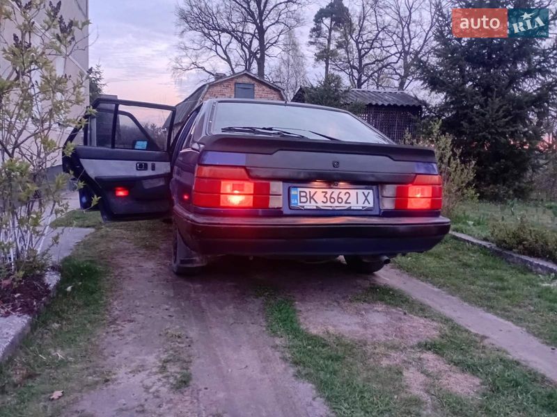 Хэтчбек Mazda 626 1986 в Ровно