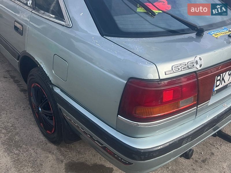 Хэтчбек Mazda 626 1990 в Ровно
