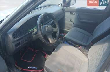 Седан Mazda 626 1989 в Украинке