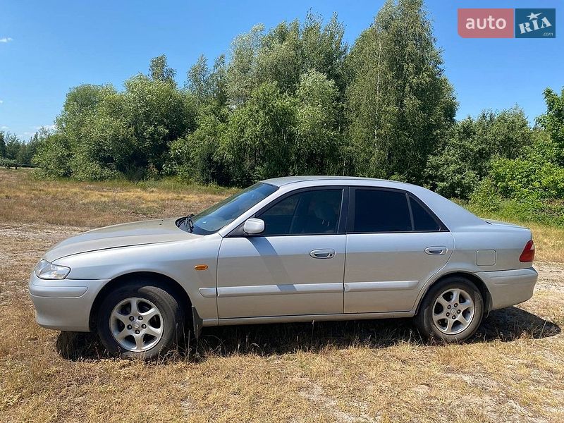 Седан Mazda 626 2000 в Березному