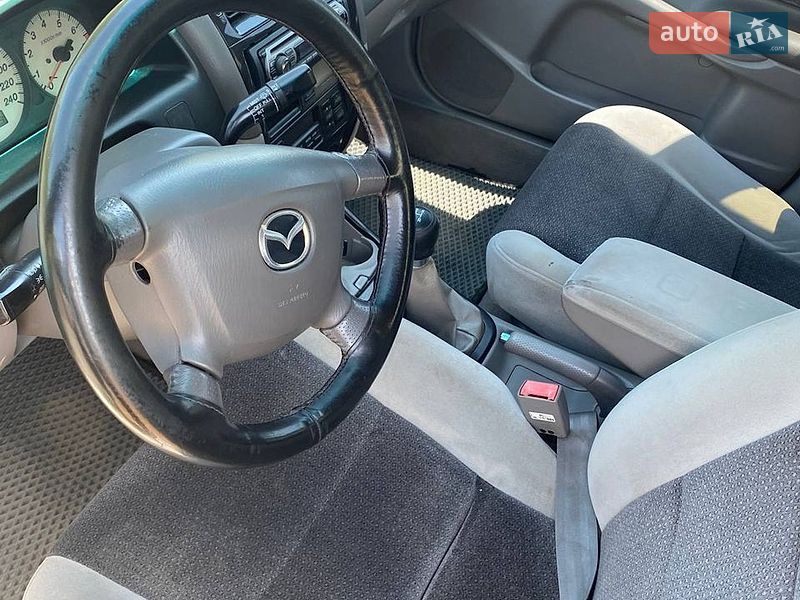 Седан Mazda 626 2000 в Березному