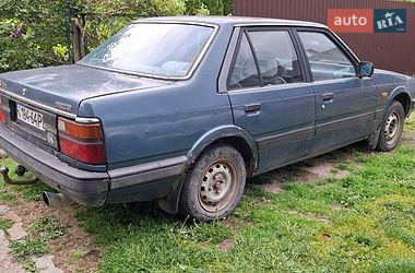 Седан Mazda 626 1987 в Стрые