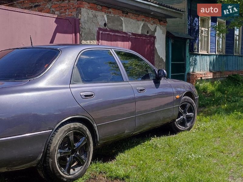 Седан Mazda 626 1995 в Шостці