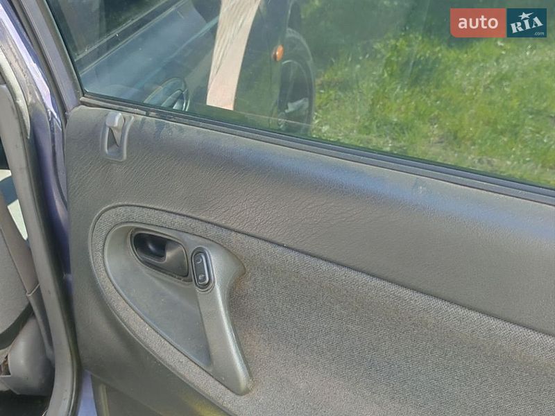 Седан Mazda 626 1995 в Шостці