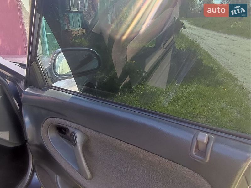 Седан Mazda 626 1995 в Шостці
