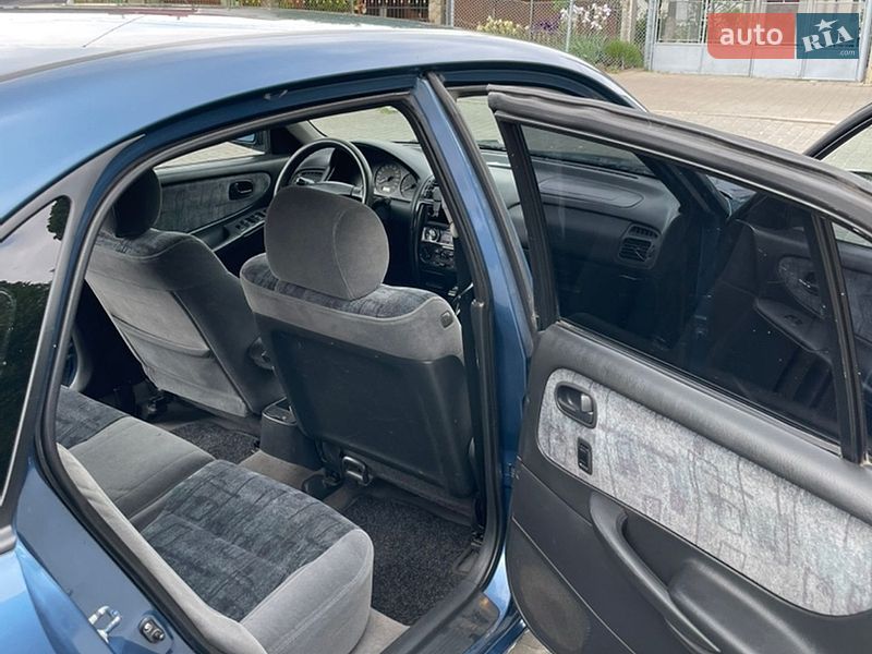 Седан Mazda 626 1998 в Львові