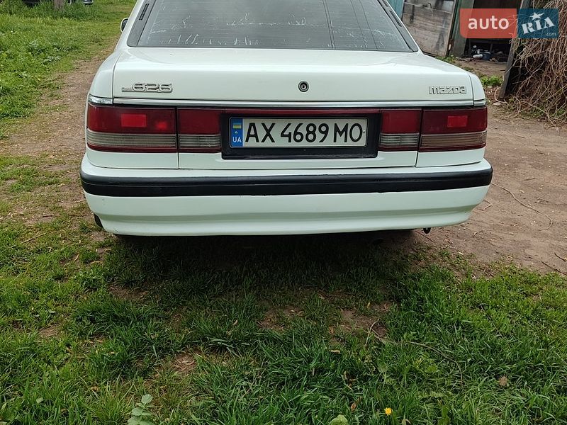 Седан Mazda 626 1988 в Мерефа