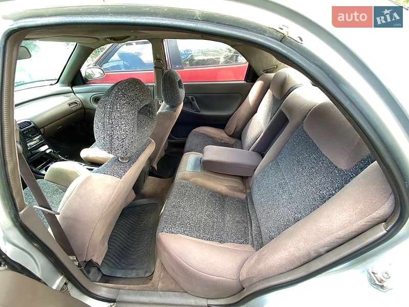 Седан Mazda 626 1993 в Южноукраинске