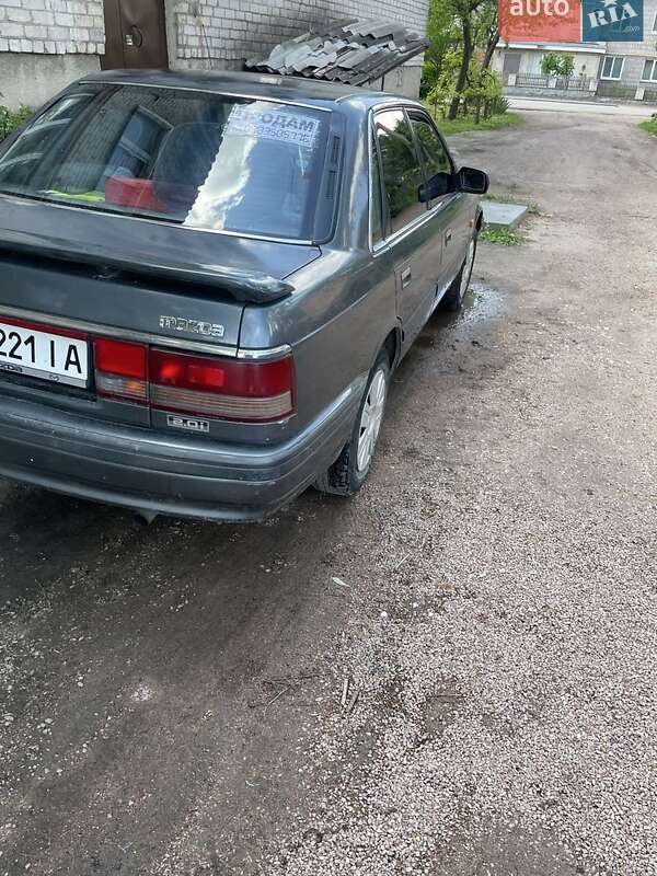Седан Mazda 626 1988 в Черняхове