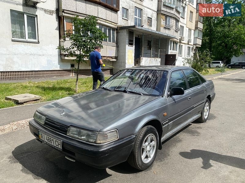 Хэтчбек Mazda 626 1988 в Киеве
