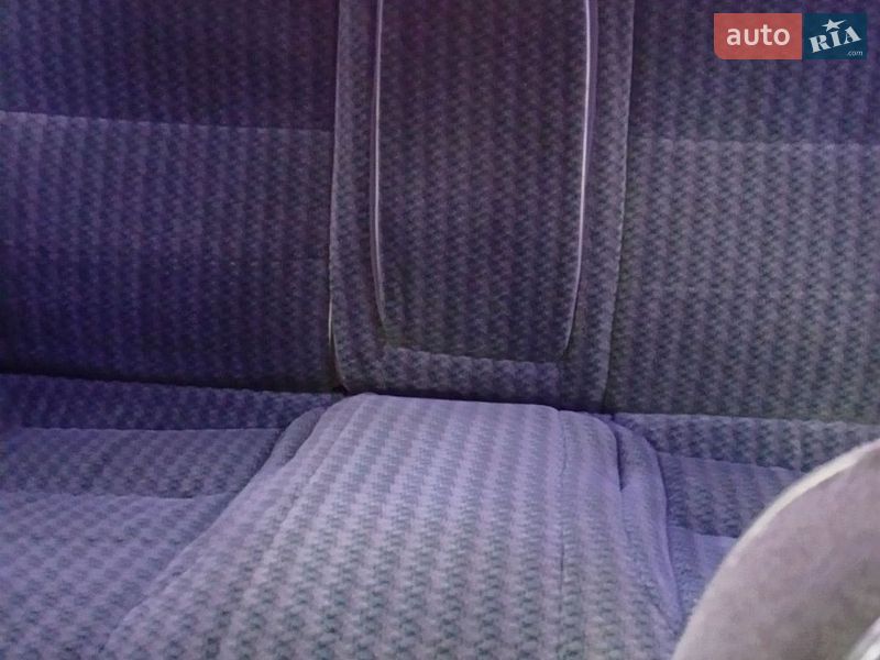 Седан Mazda 626 1992 в Ахтырке