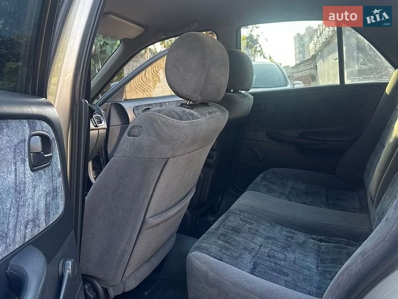 Седан Mazda 626 1998 в Миколаївському
