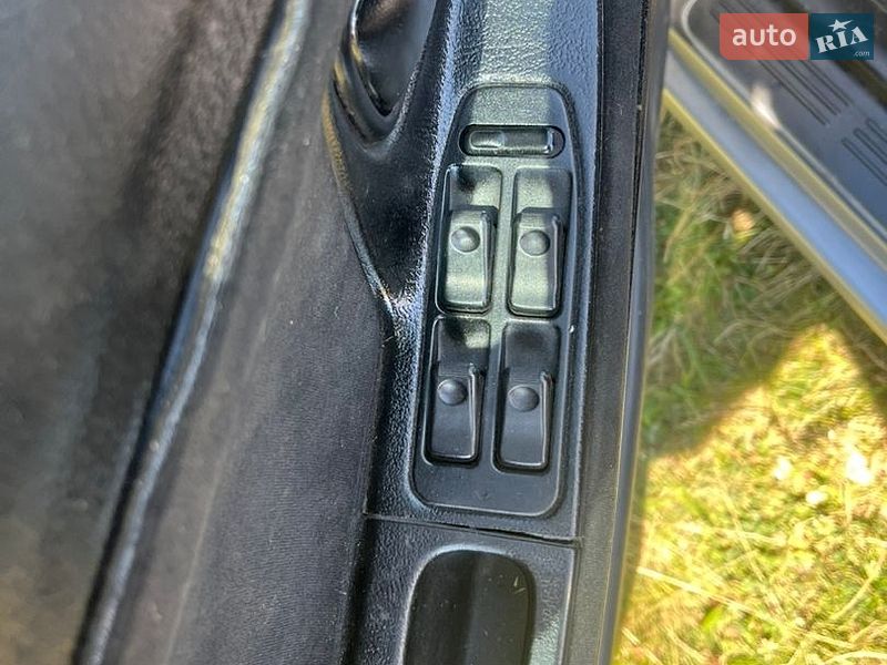 Седан Mazda 626 1997 в Гайсине