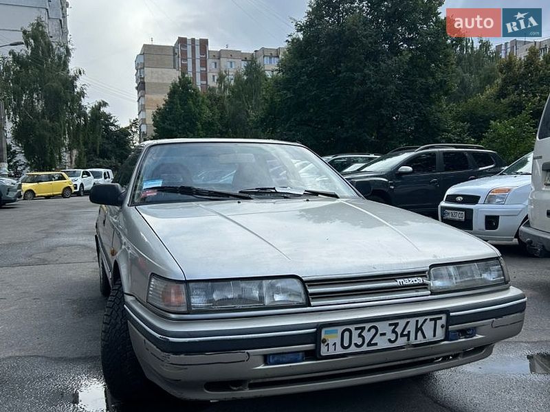 Седан Mazda 626 1989 в Киеве