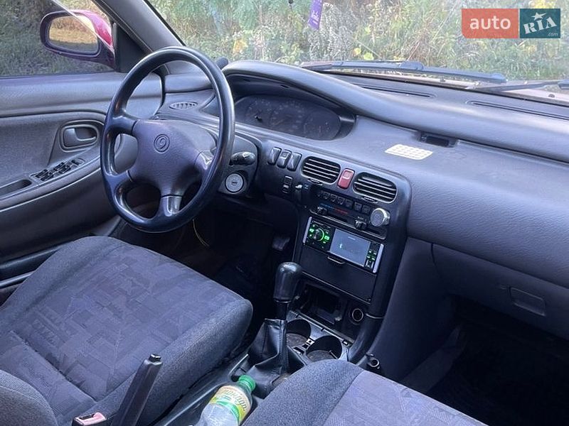 Седан Mazda 626 1992 в Жидачове