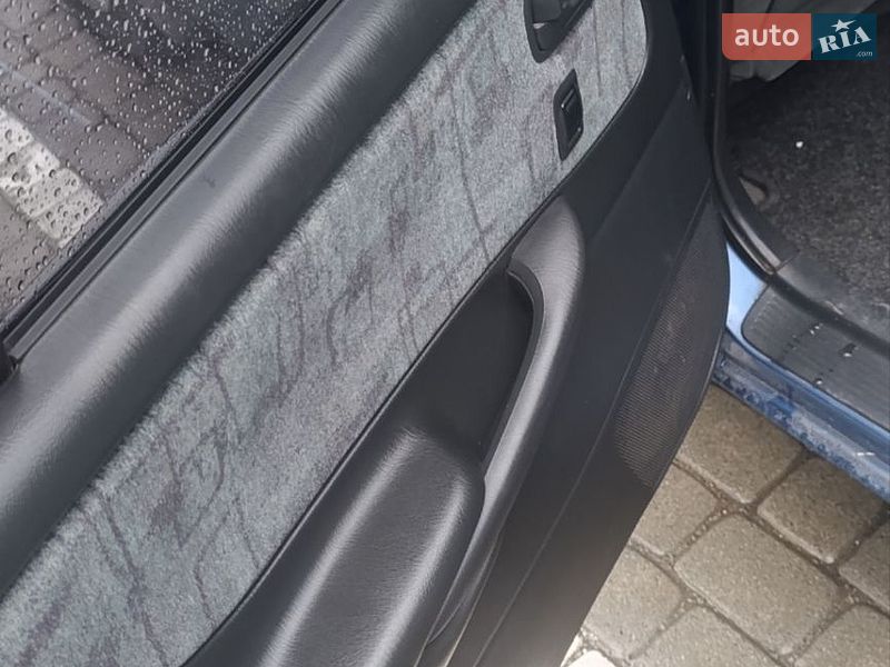 Седан Mazda 626 1998 в Львові