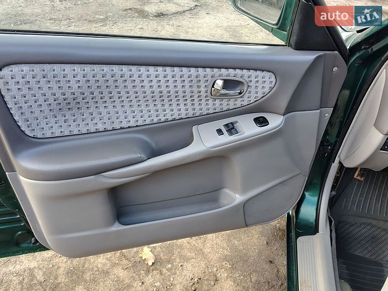 Универсал Mazda 626 2001 в Киверцах