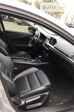 Седан Mazda 6 2016 в 