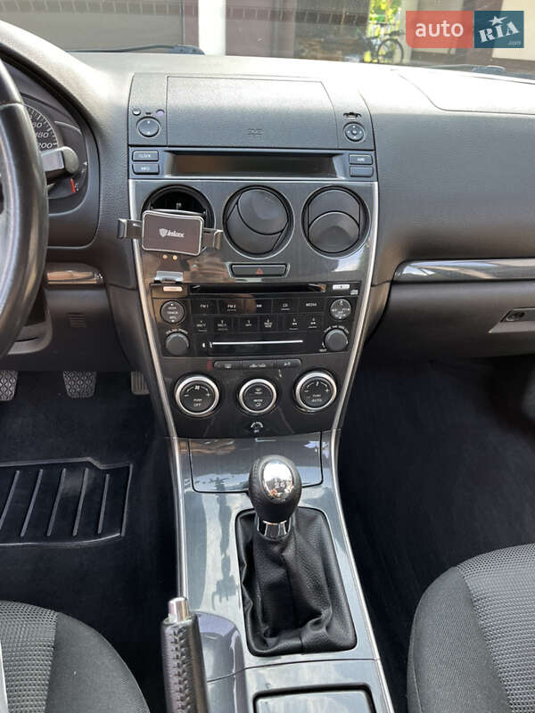Седан Mazda 6 2006 в Днепре