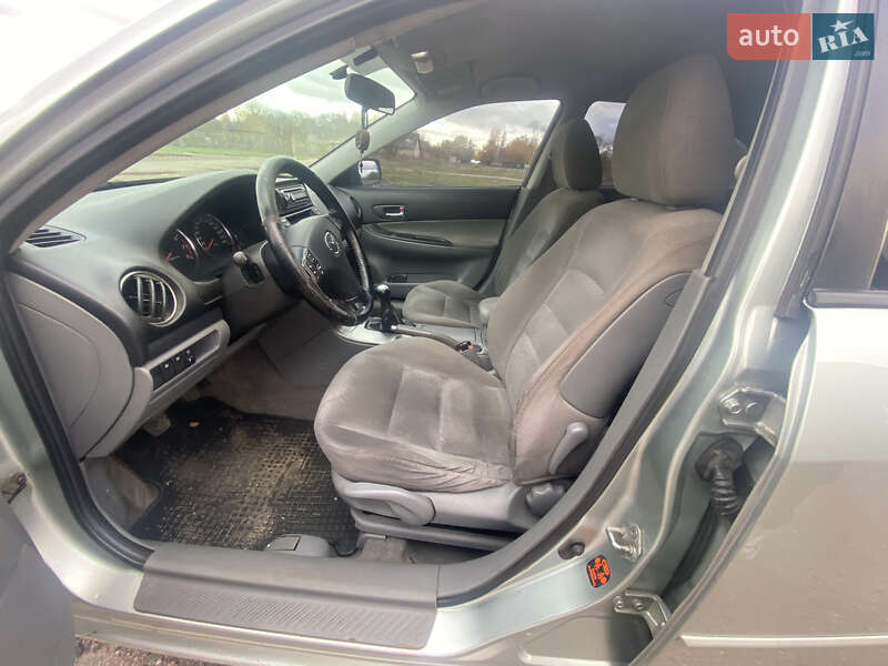 Лифтбек Mazda 6 2003 в Карловке