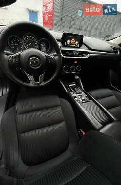 Седан Mazda 6 2015 в Кривом Роге
