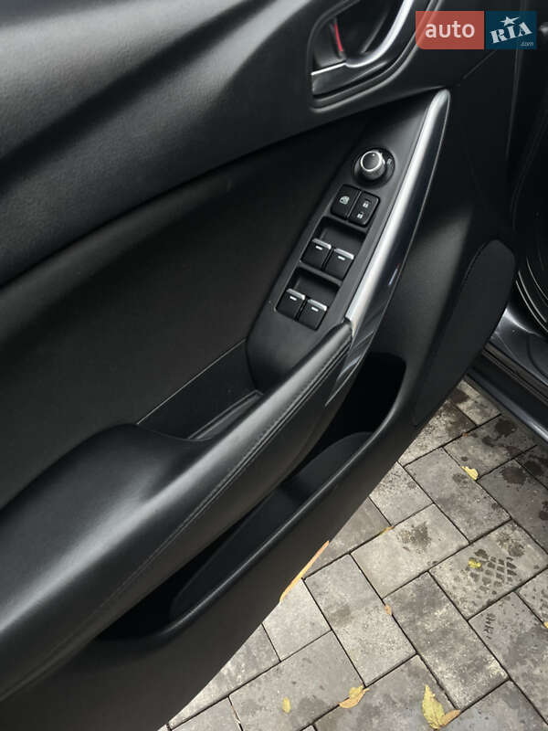 Седан Mazda 6 2015 в Кривом Роге