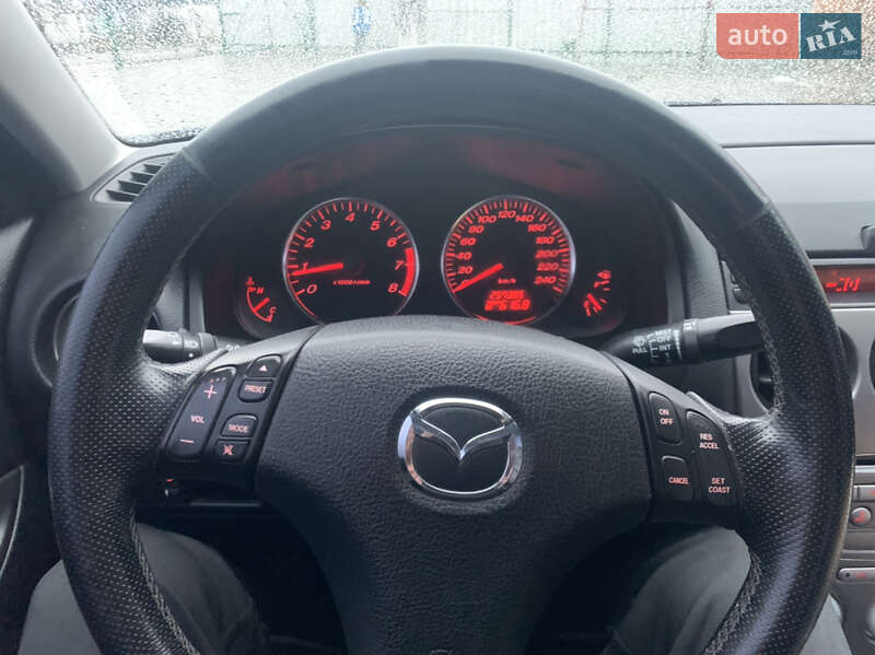 Седан Mazda 6 2002 в Добровеличковке
