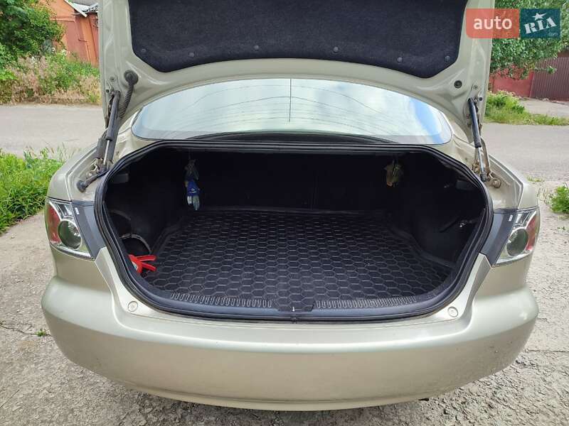 Седан Mazda 6 2004 в Кегичевке