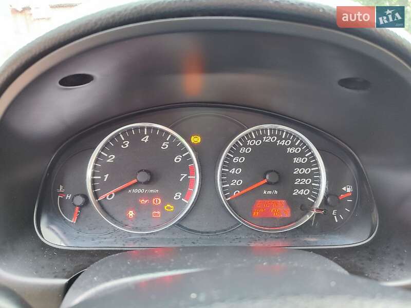 Седан Mazda 6 2004 в Кегичевке