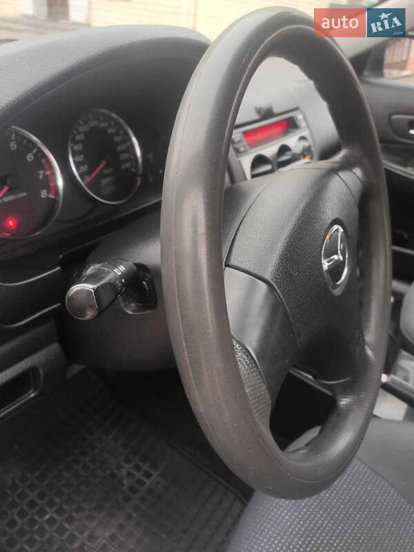 Седан Mazda 6 2004 в Чернігові