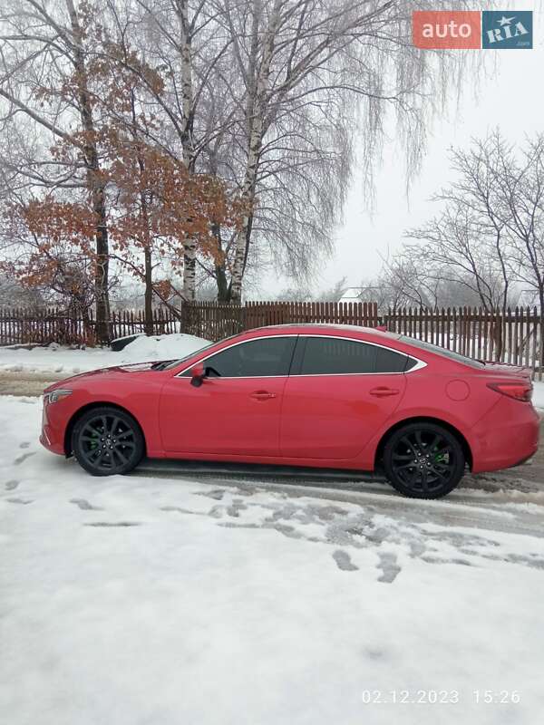 Седан Mazda 6 2015 в Надворной