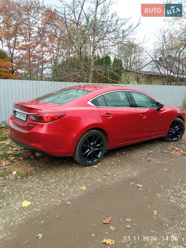 Седан Mazda 6 2015 в Надворной