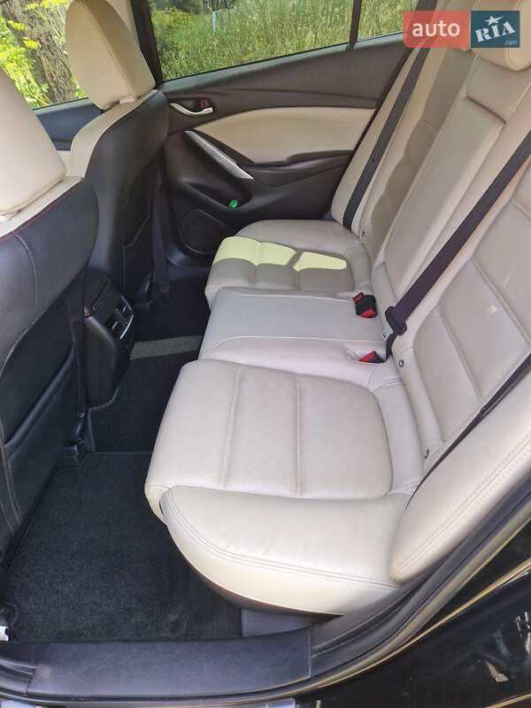 Седан Mazda 6 2013 в Павлограді