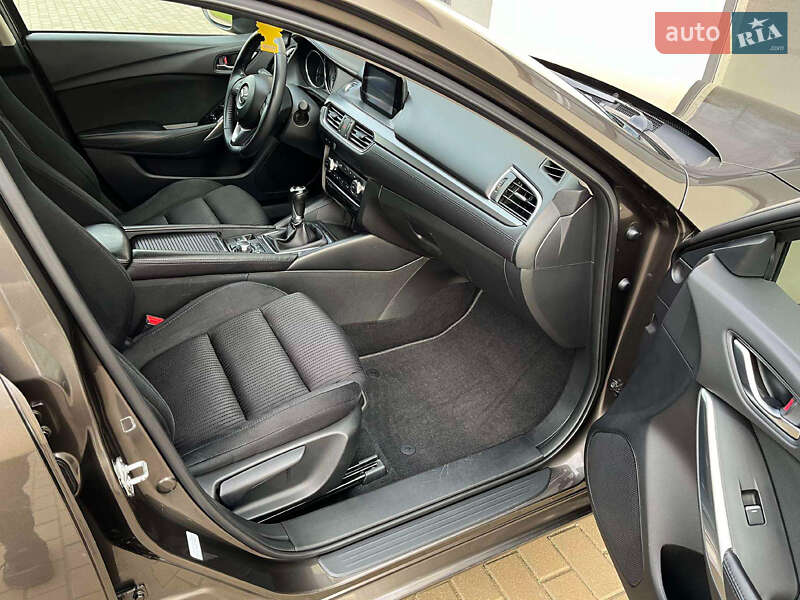 Седан Mazda 6 2016 в Хмельницком
