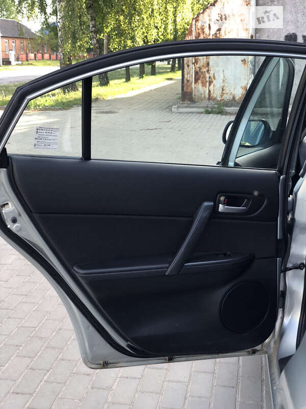 Лифтбек Mazda 6 2005 в Березному