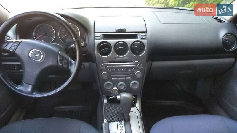Седан Mazda 6 2004 в Карнаухівці