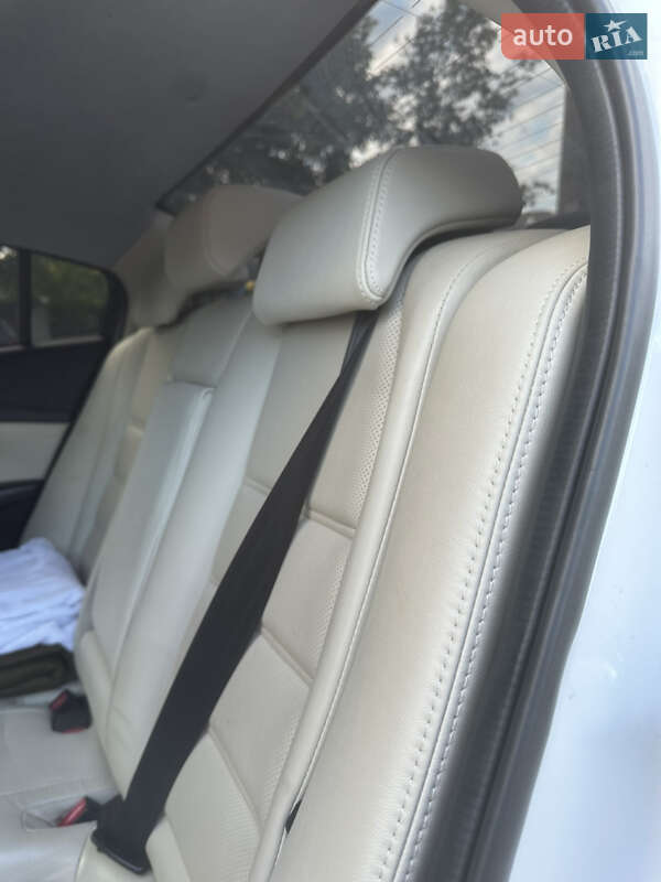 Седан Mazda 6 2014 в Кривом Роге