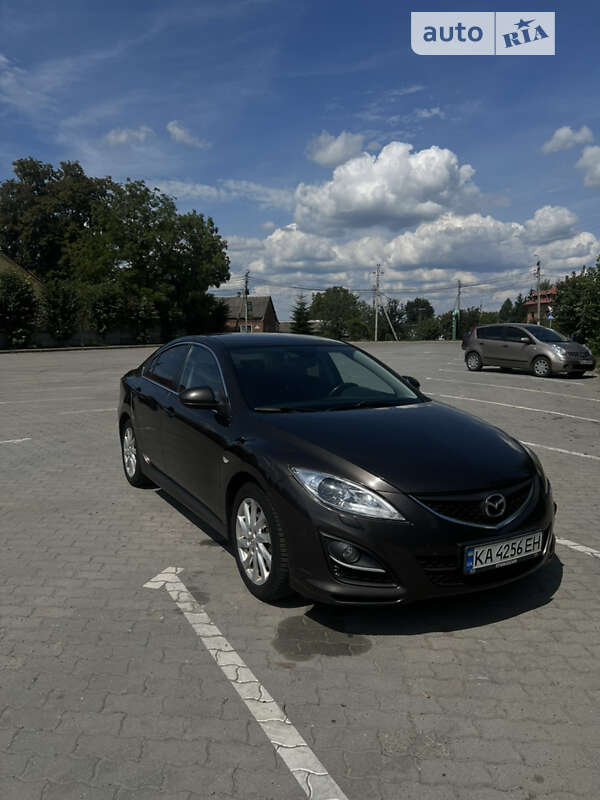 Седан Mazda 6 2011 в Городке