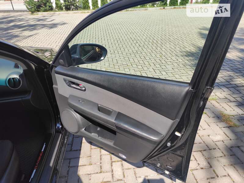 Седан Mazda 6 2011 в Золочеві