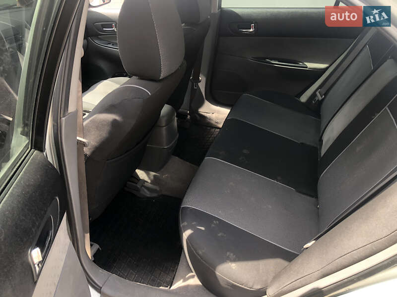 Седан Mazda 6 2003 в Днепре