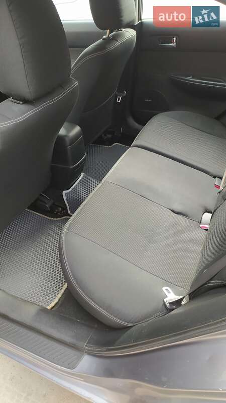 Лифтбек Mazda 6 2004 в Киеве