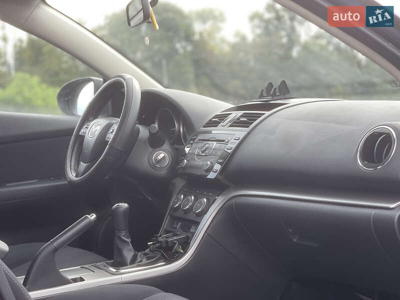 Седан Mazda 6 2010 в Радивилове